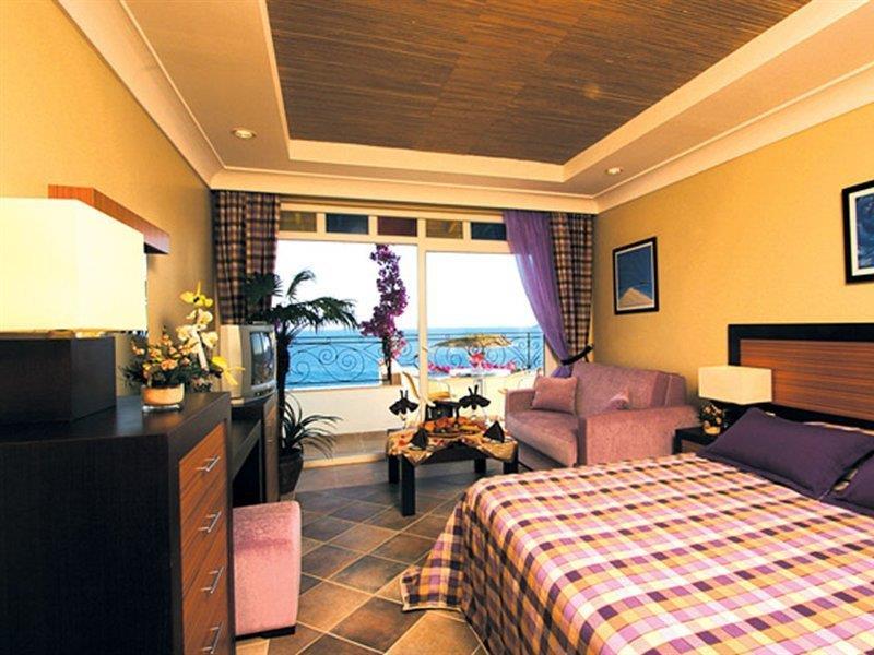 Kadikale Resort All Inclusive Turgutreis Exterior photo